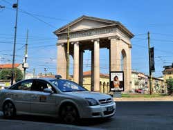Milan taxi in Porta Ticinese